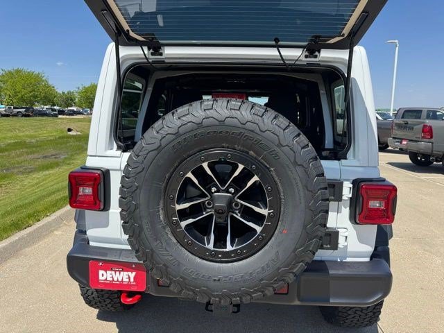 New 2026 Jeep Wrangler Unlimited Rubicon w/ Xtreme 35 Tire Package AWD/4WD image 34