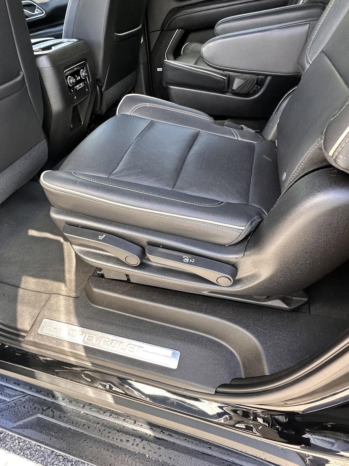 Used 2021 Chevrolet Suburban Premier w/ Premium Package image 15