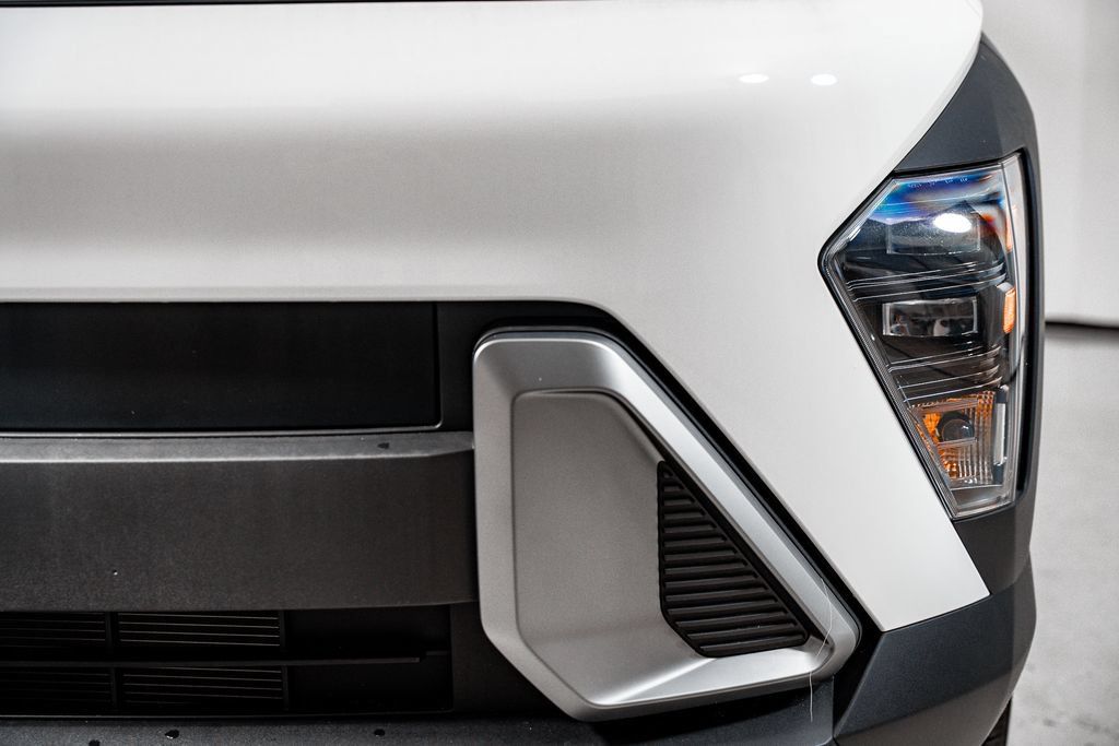 Certified 2025 Hyundai Kona SEL FWD image 16