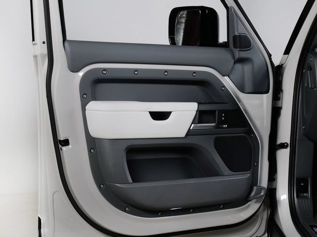New 2026 Land Rover Defender 110 X-Dynamic SE AWD/4WD image 26