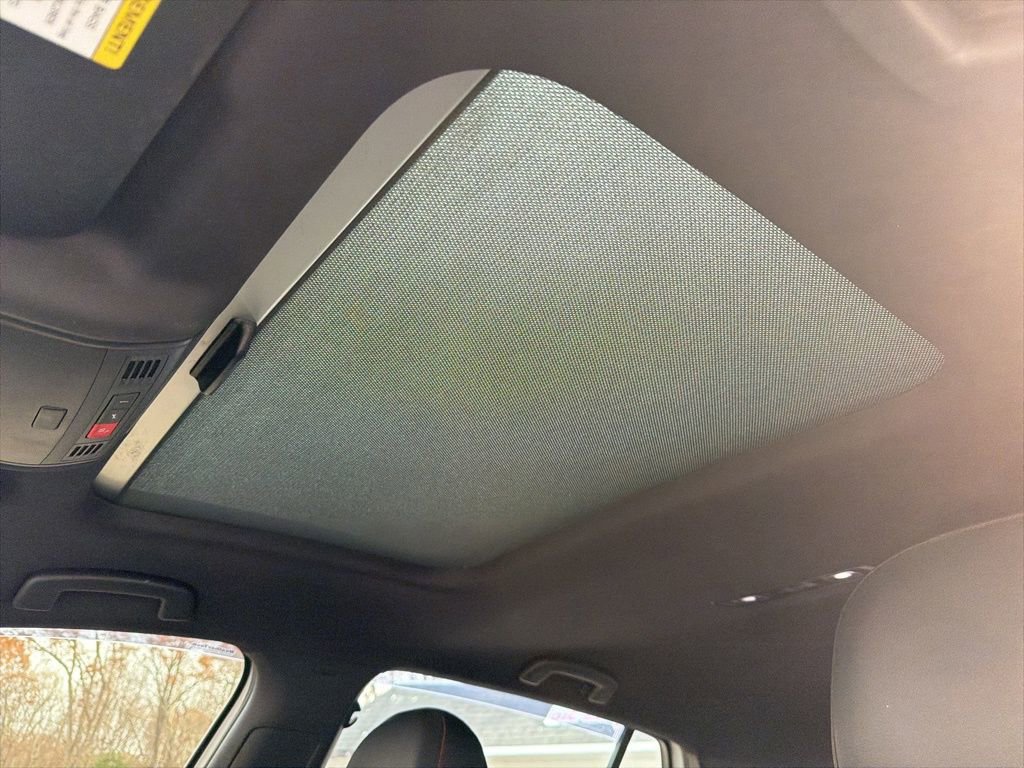 Used 2017 Volkswagen GTI SE image 27