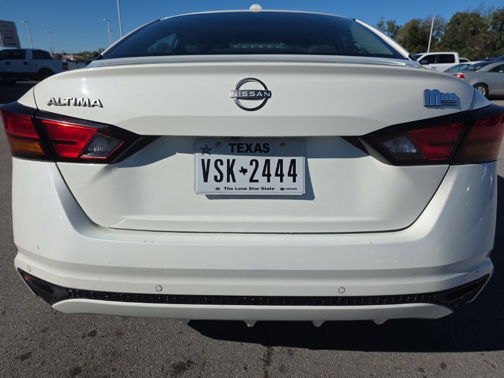 Used 2025 Nissan Altima 2.5 SV FWD image 6