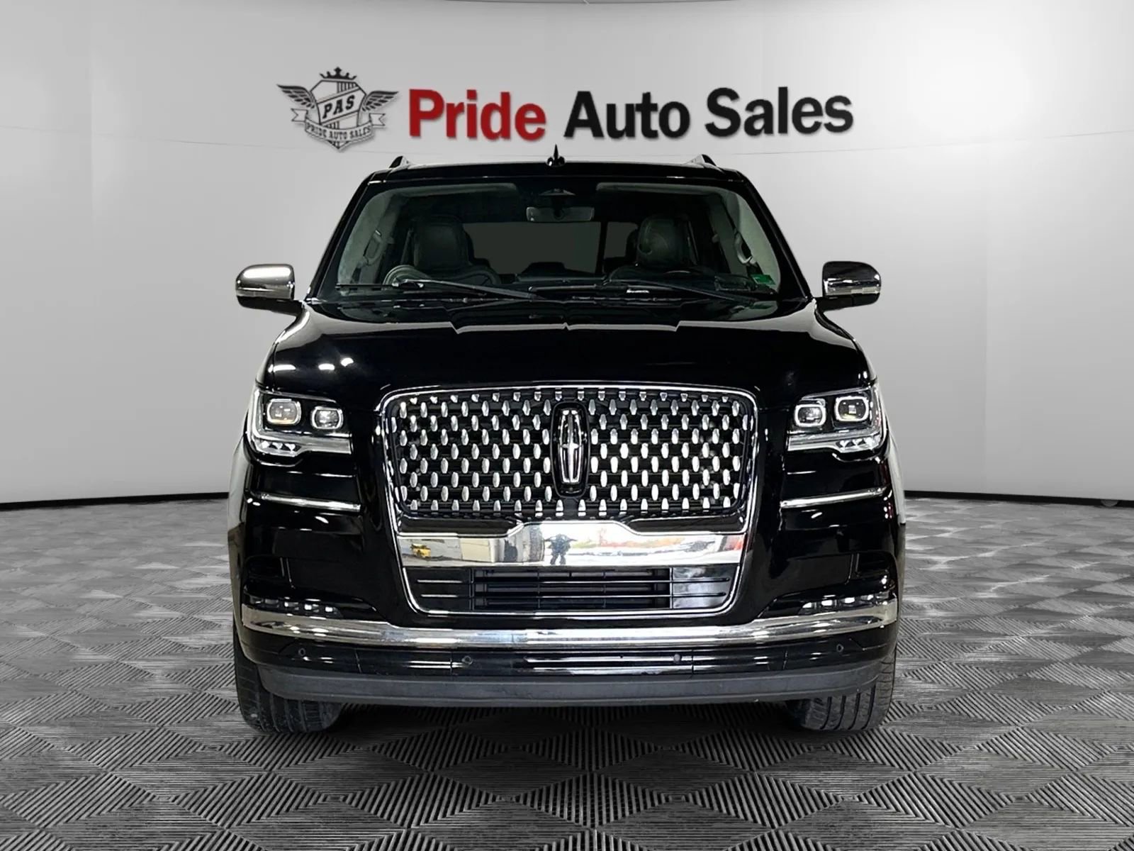 Used 2022 Lincoln Navigator L Black Label image 3