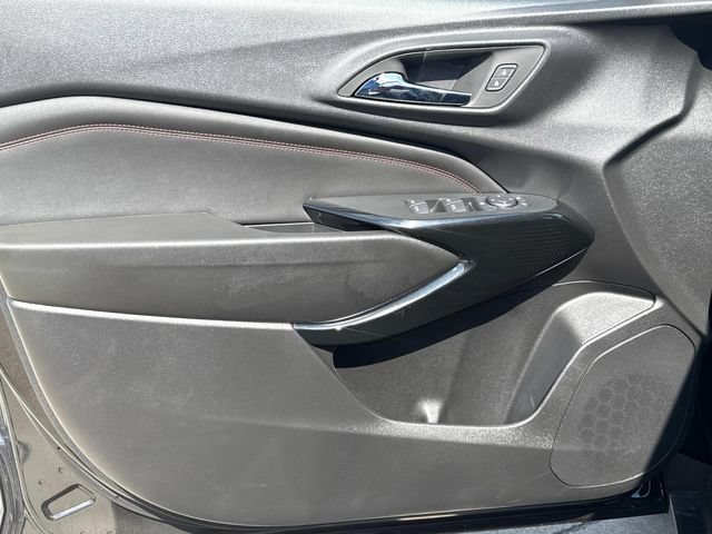 Used 2026 Chevrolet Trax RS w/ Sunroof Package FWD image 23