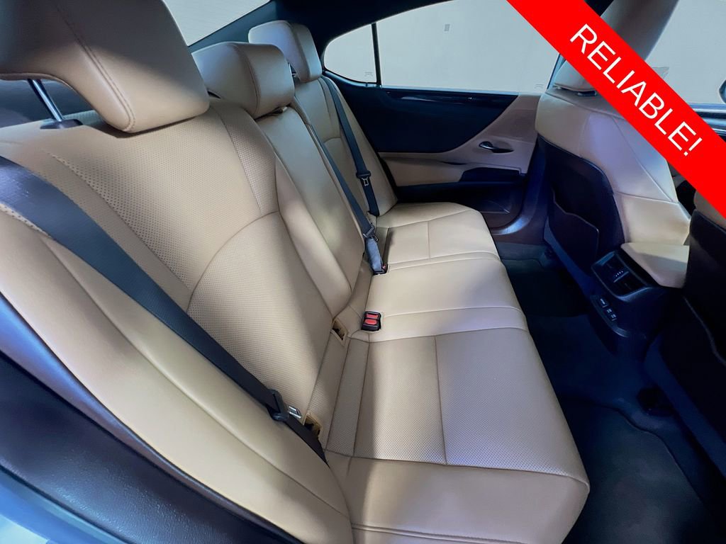 Used 2021 Lexus ES 300h w/ Premium Package image 27