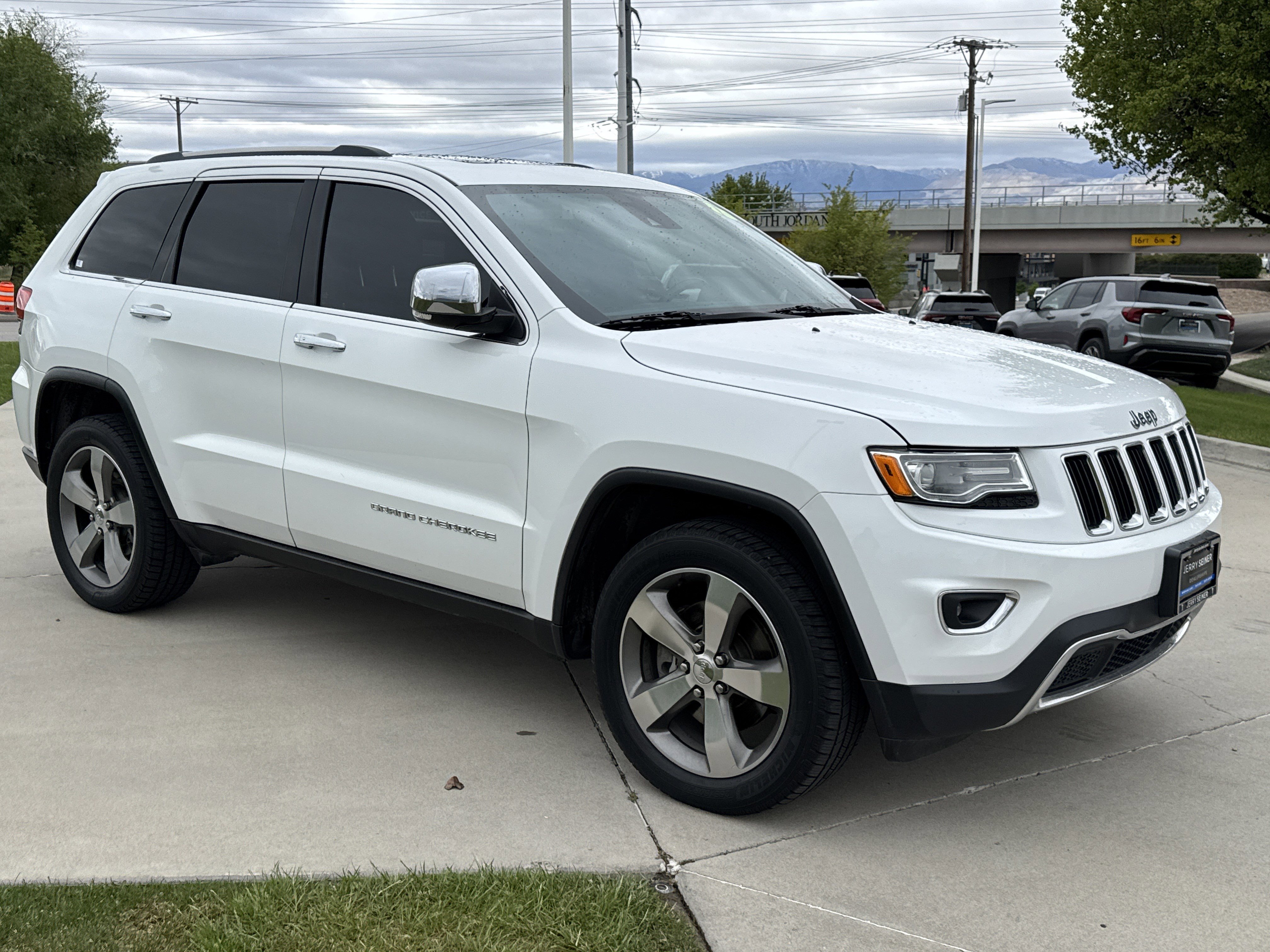 Used 2015 Jeep Grand Cherokee Limited w/ Luxury Group II AWD/4WD image 7