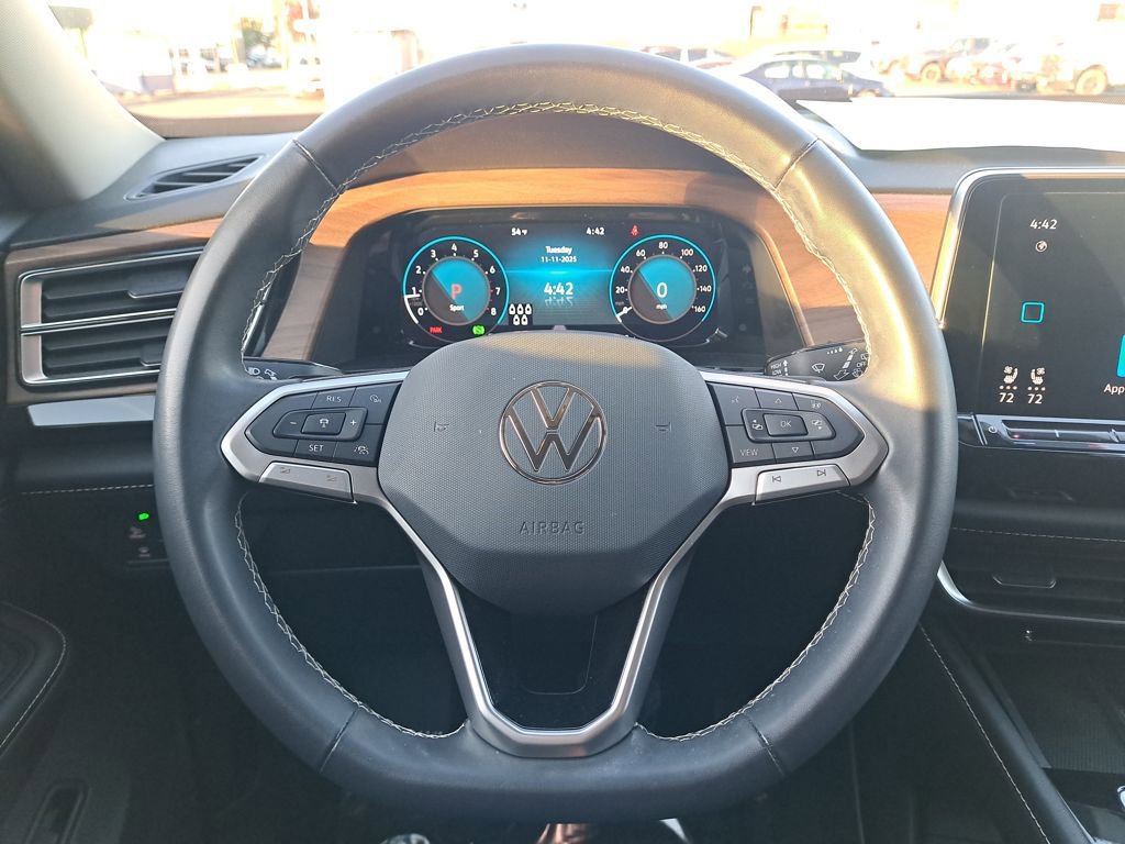 Used 2024 Volkswagen Atlas SE image 10