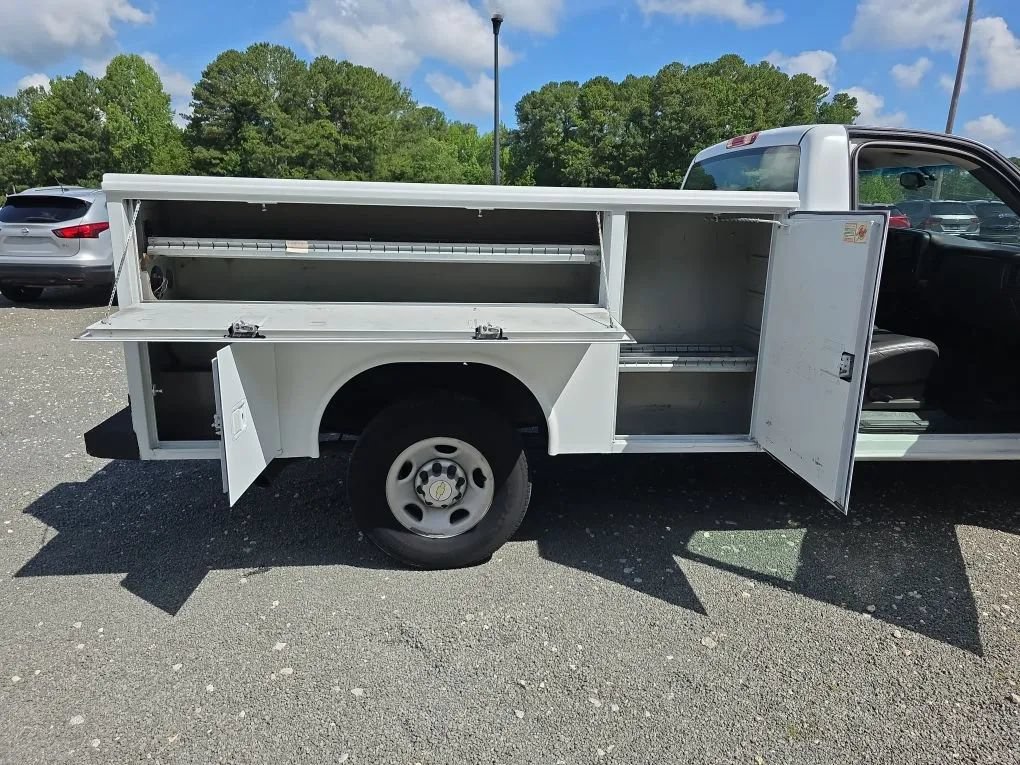 Used 2003 Chevrolet Silverado 2500 2WD Regular Cab image 19