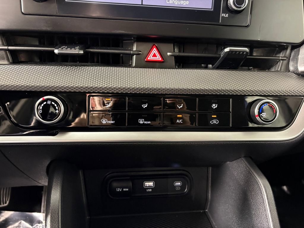 Used 2025 Kia Sportage LX image 20