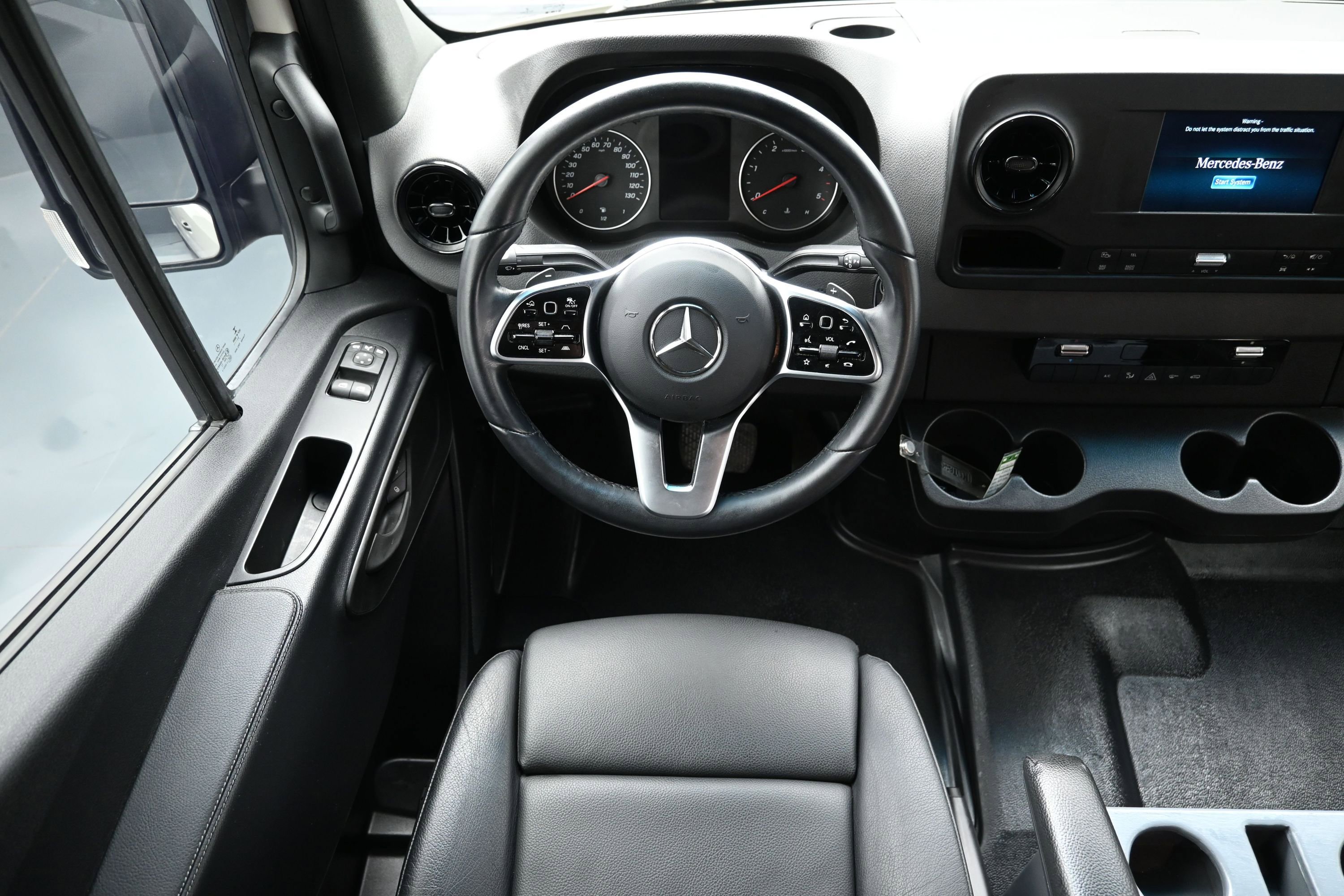 Used 2022 Mercedes-Benz Sprinter 2500 image 25