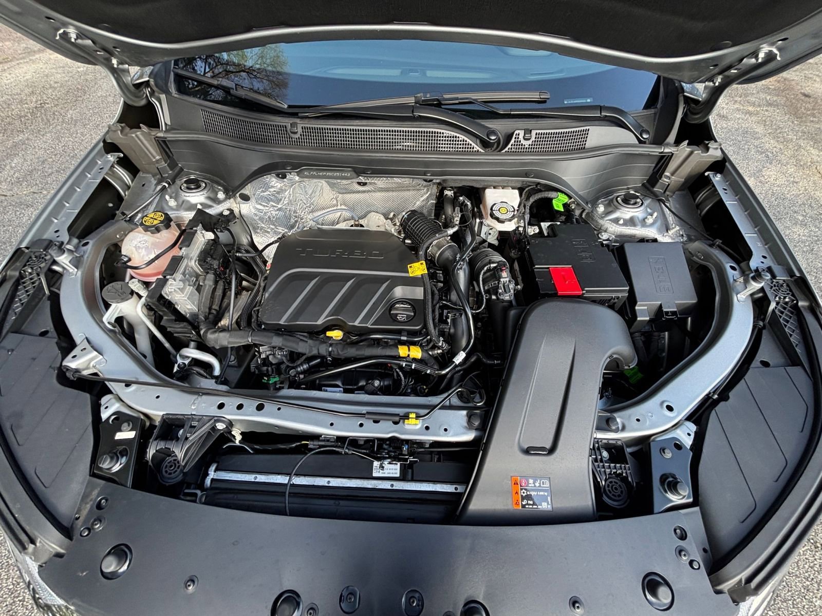 Used 2025 Chevrolet Trax LT image 33