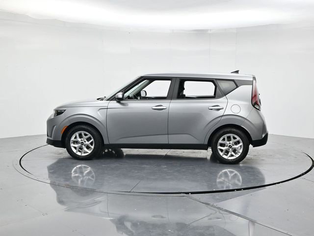Used 2023 Kia Soul LX w/ LX Technology Package image 7