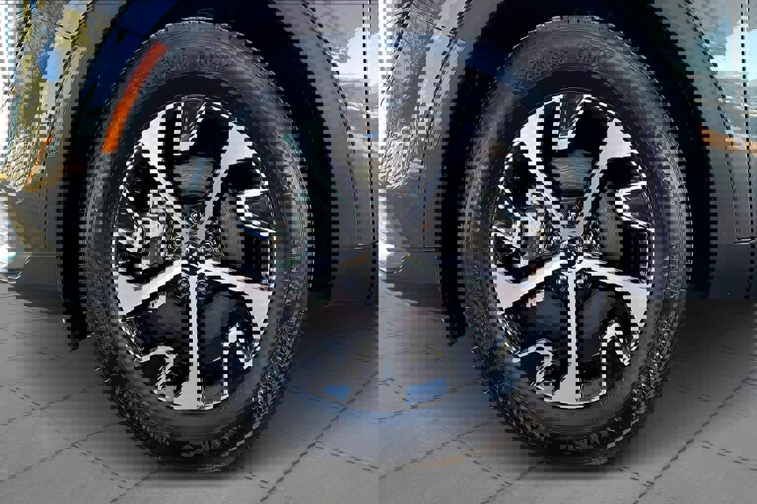 Used 2025 Kia Sportage EX image 10