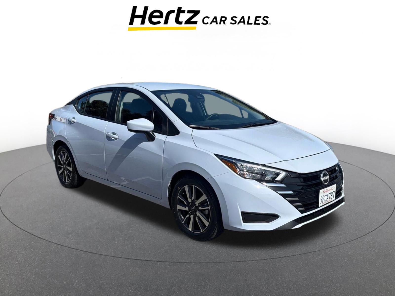 Used 2025 Nissan Versa SV image 1