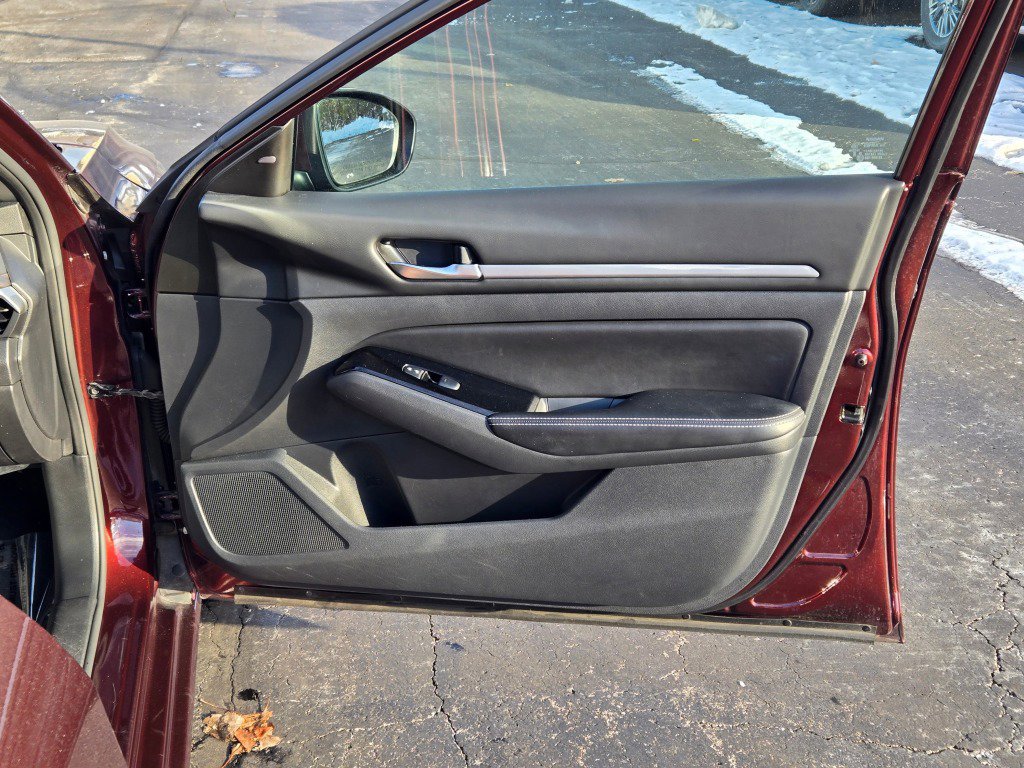 Used 2023 Nissan Altima 2.5 SV image 5