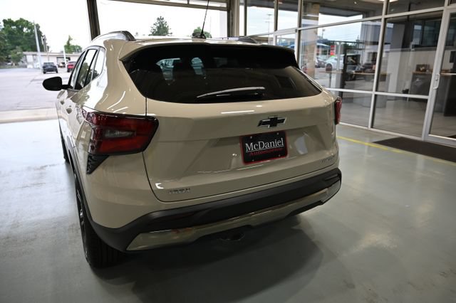 New 2026 Chevrolet Trax ACTIV w/ Sunroof Package FWD image 6