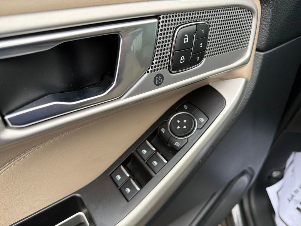 Used 2021 Ford Explorer Limited w/ Equipment Group 301A image 16