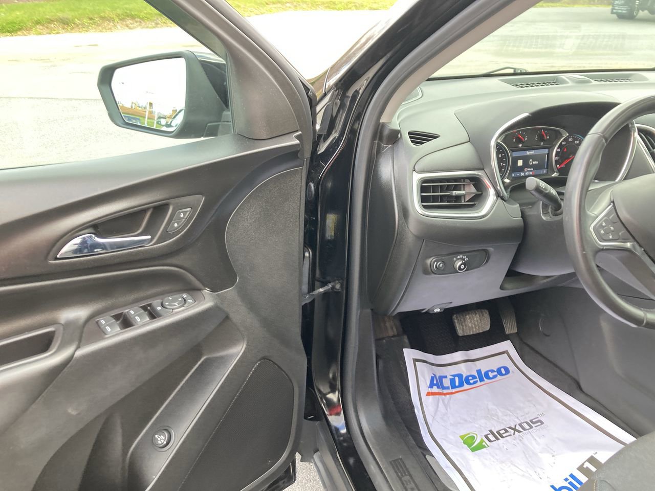 Used 2019 Chevrolet Equinox LT AWD/4WD image 21