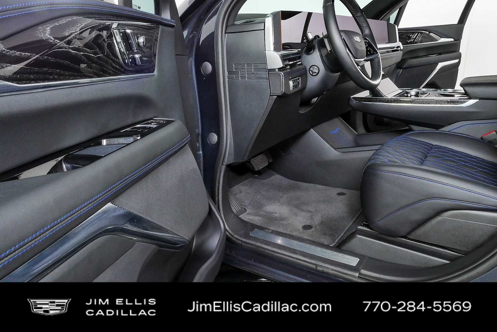 Used 2025 Cadillac Escalade IQ Sport 1 AWD/4WD image 7