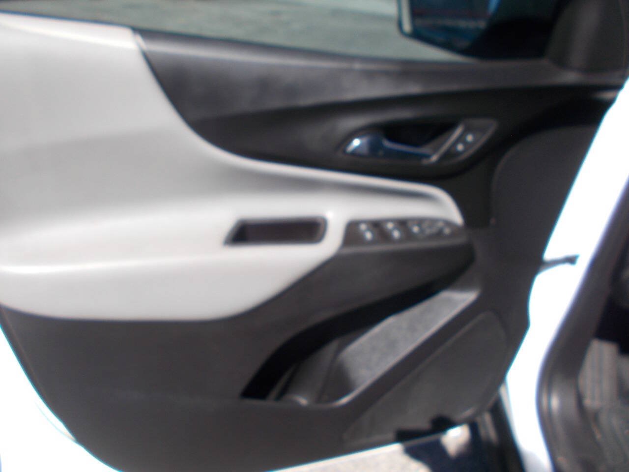 Used 2020 Chevrolet Equinox LS FWD image 14