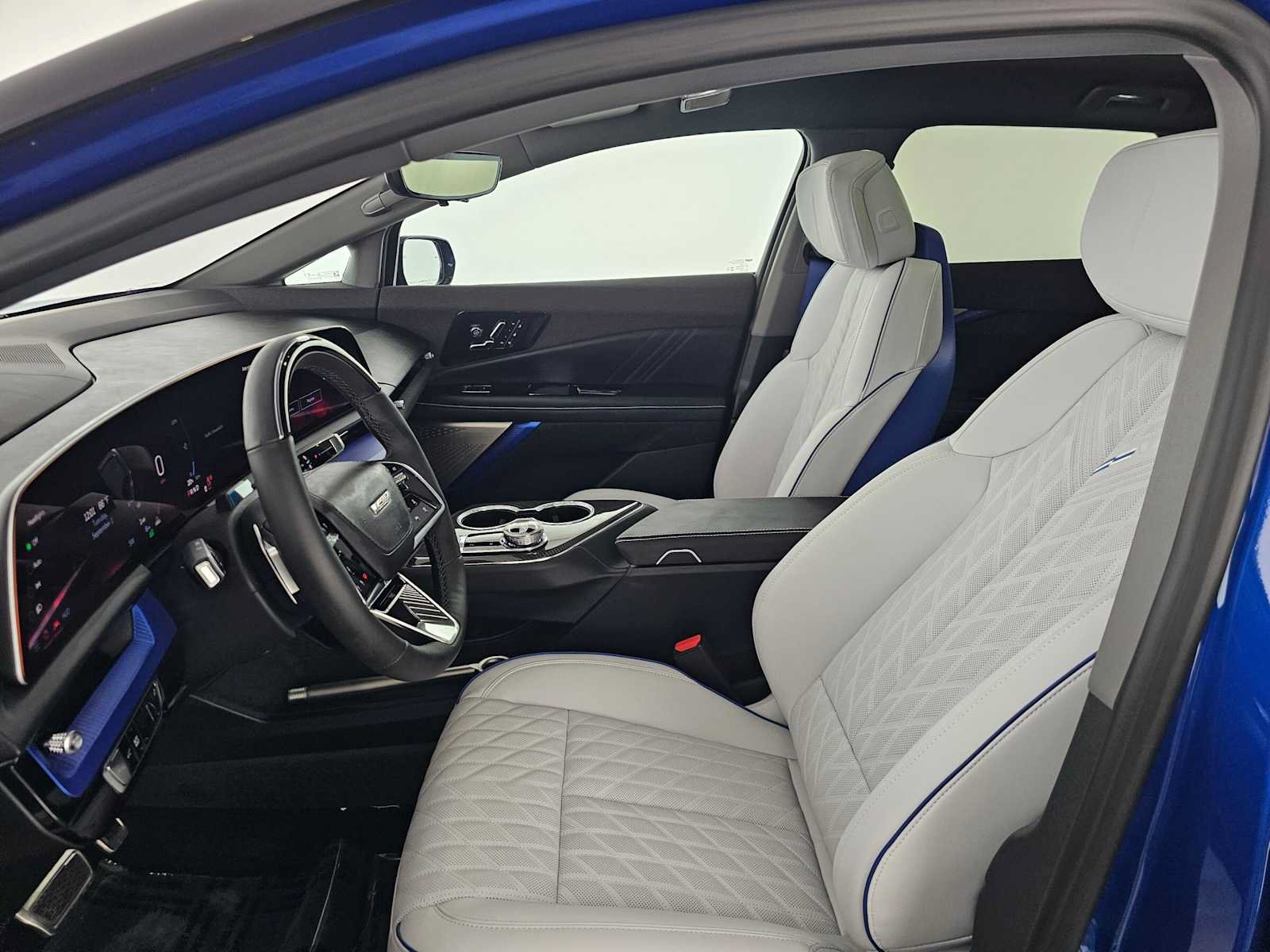 New 2027 Cadillac Optiq V w/ Deep Ocean Design Edition AWD/4WD image 21