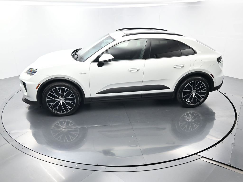 Certified 2024 Porsche Macan 4 Electric image 34