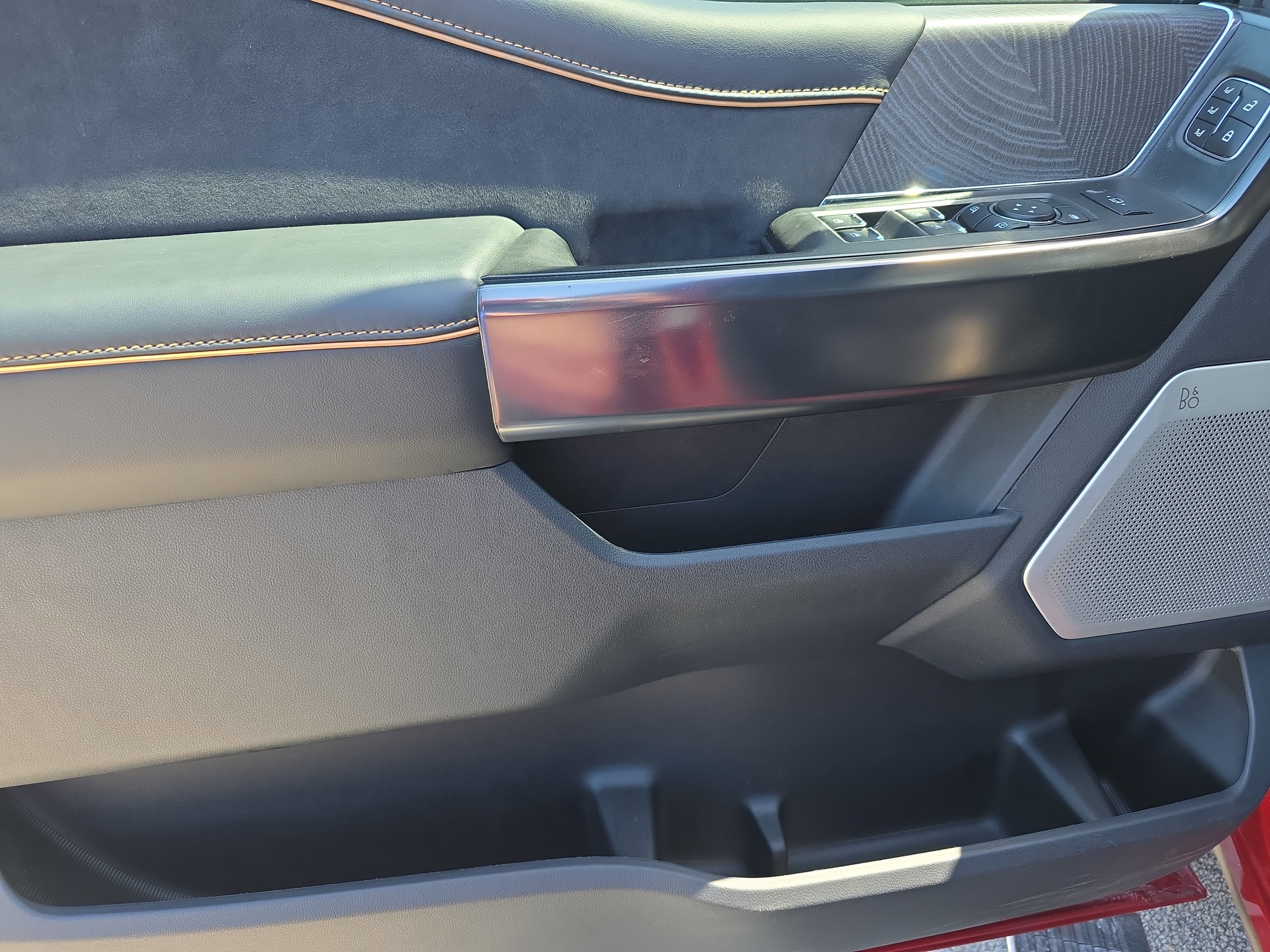 Used 2024 Ford F350 Platinum w/ FX4 Off-Road Package image 18