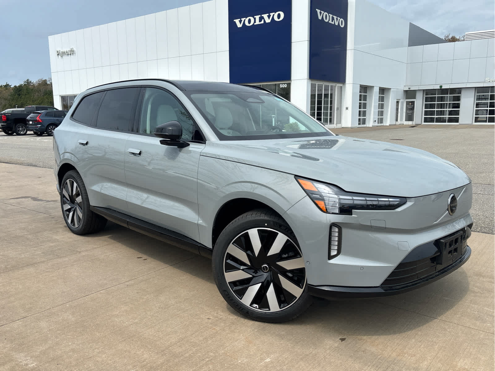 New 2026 Volvo EX90 Plus AWD/4WD image 2