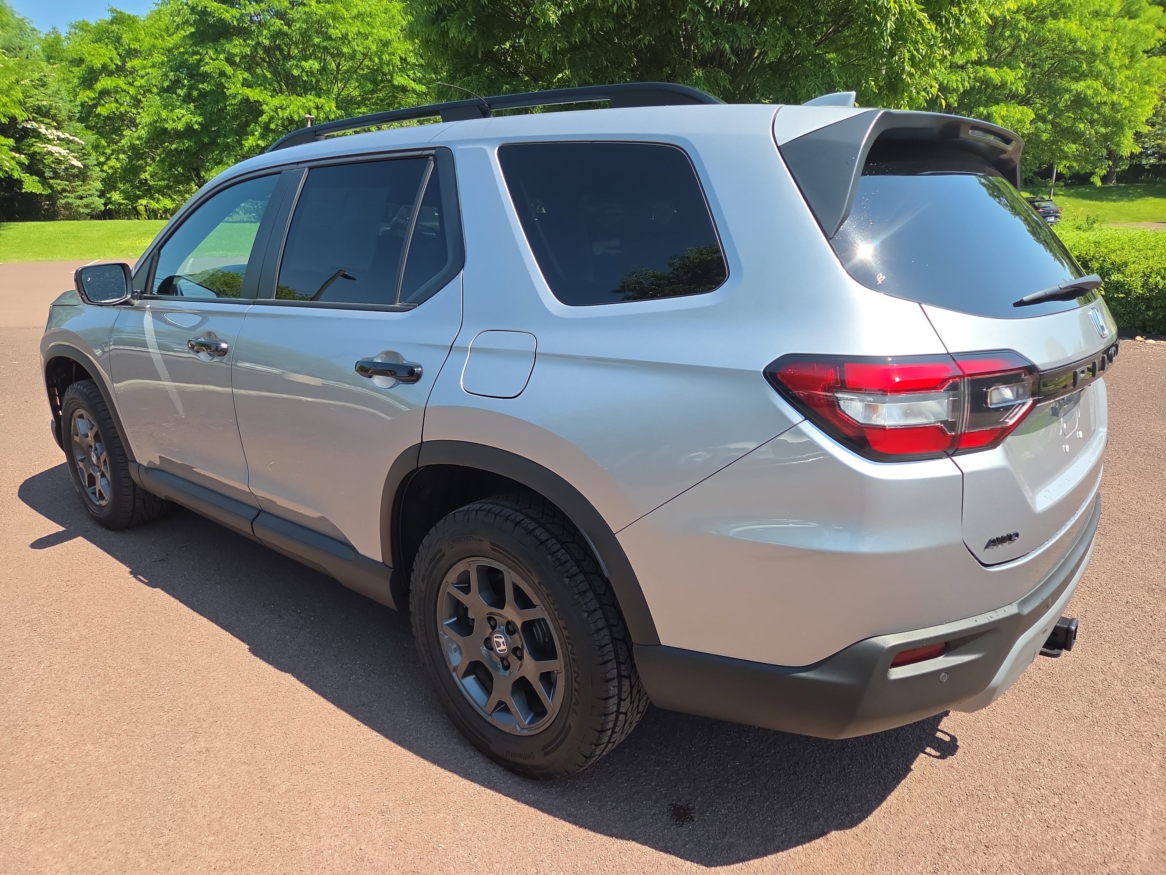 Used 2025 Honda Pilot TrailSport image 5