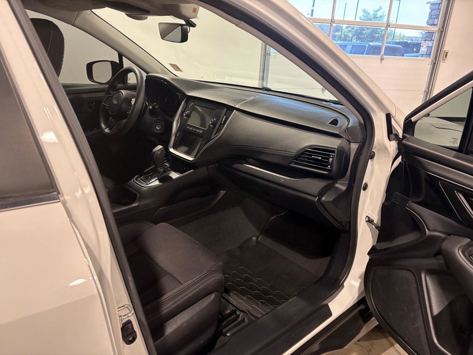 Used 2020 Subaru Outback AWD/4WD image 43