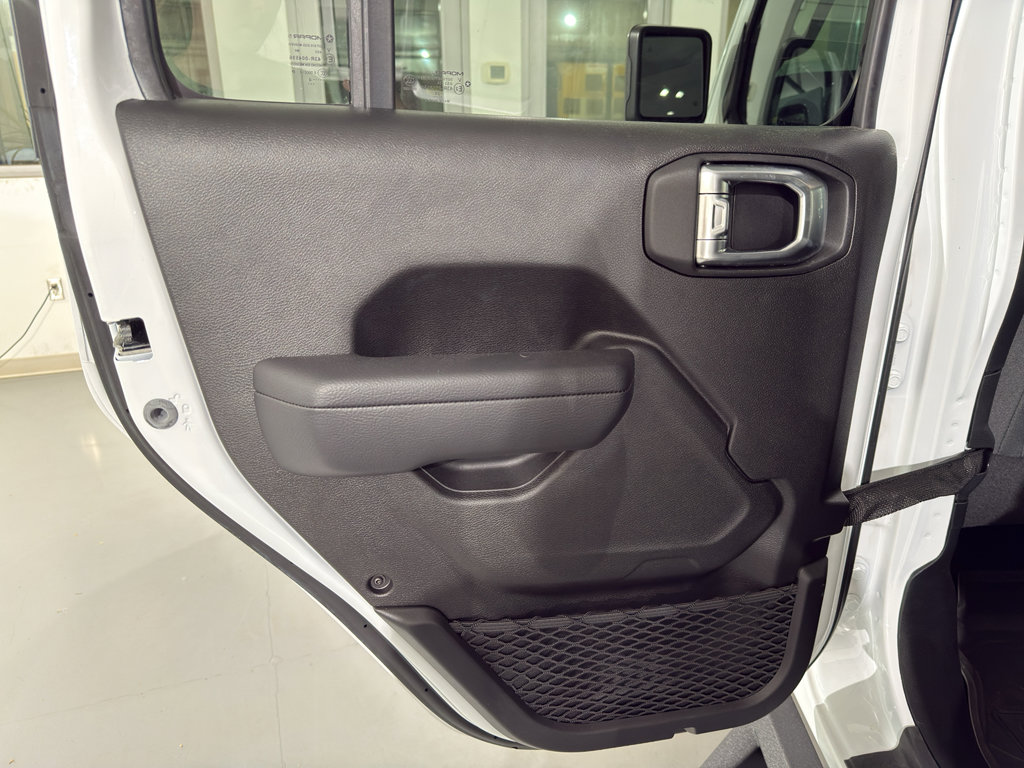 Used 2024 Jeep Wrangler Sport S image 12