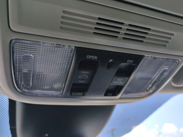 Used 2025 Honda Odyssey Touring image 25