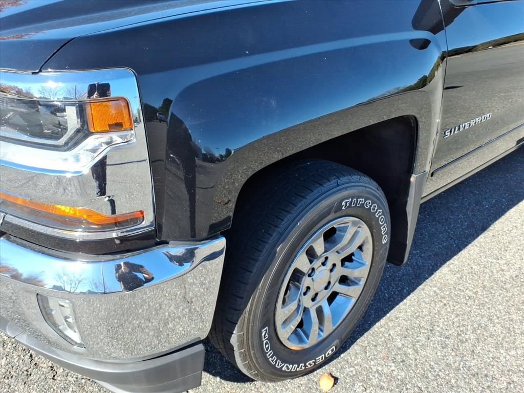 Used 2018 Chevrolet Silverado 1500 LT w/ All Star Edition image 9