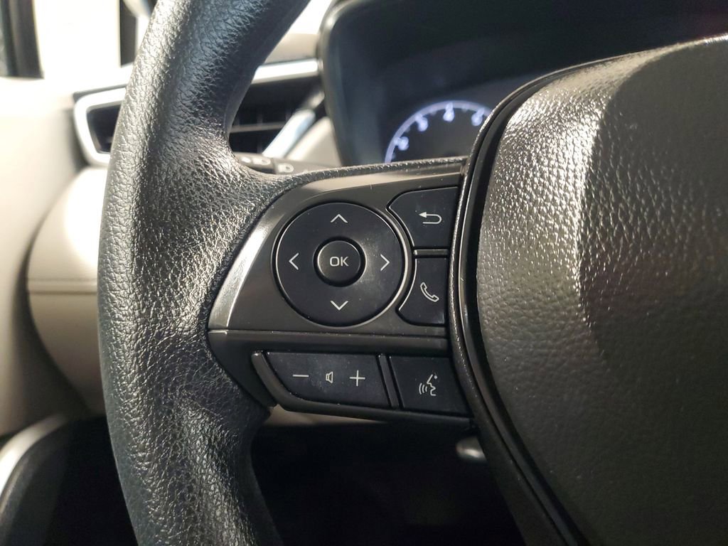 Used 2025 Toyota Corolla Cross L image 20