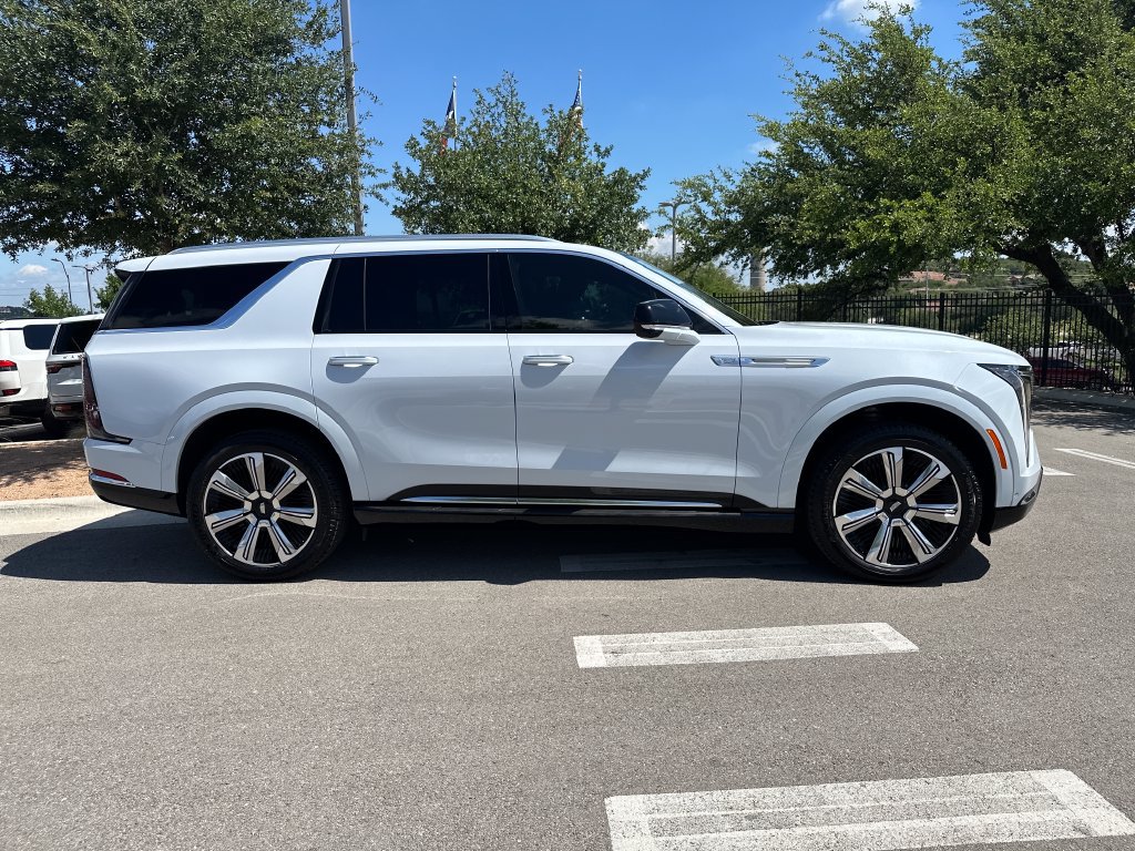 Certified 2026 Cadillac Escalade IQL Luxury AWD/4WD image 11