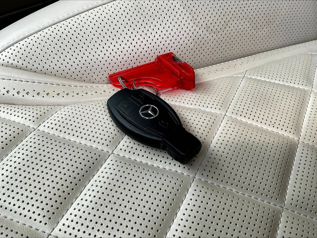Used 2020 Mercedes-Benz Metris Passenger image 30