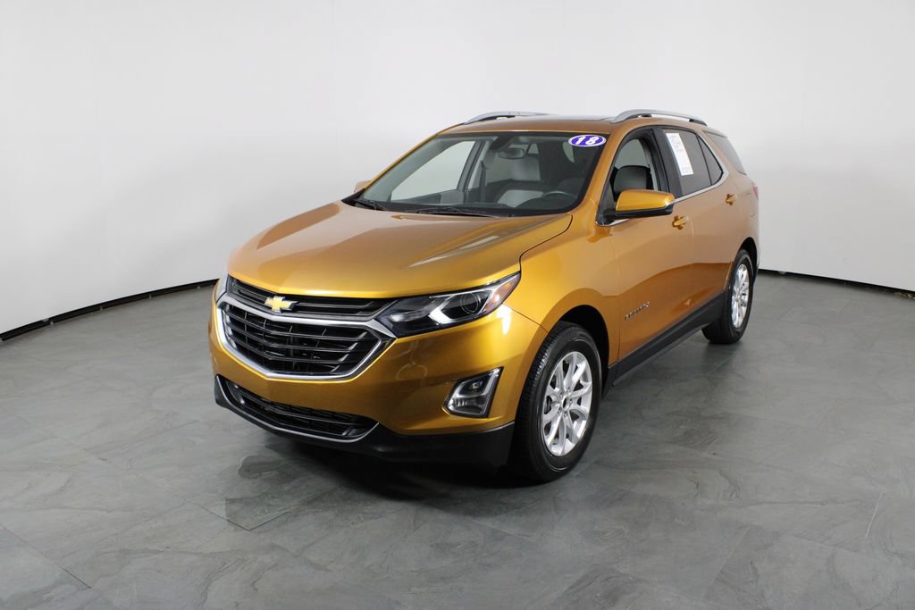 Used 2018 Chevrolet Equinox LT w/ Sun & Infotainment Package FWD image 2