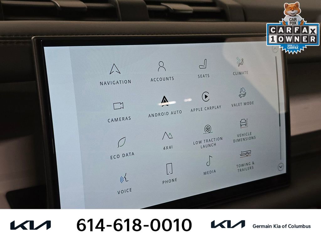 Used 2025 Land Rover Defender 110 X-Dynamic SE image 28