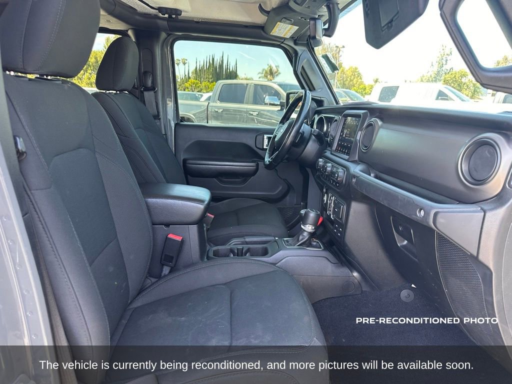 Used 2021 Jeep Gladiator Willys AWD/4WD image 13