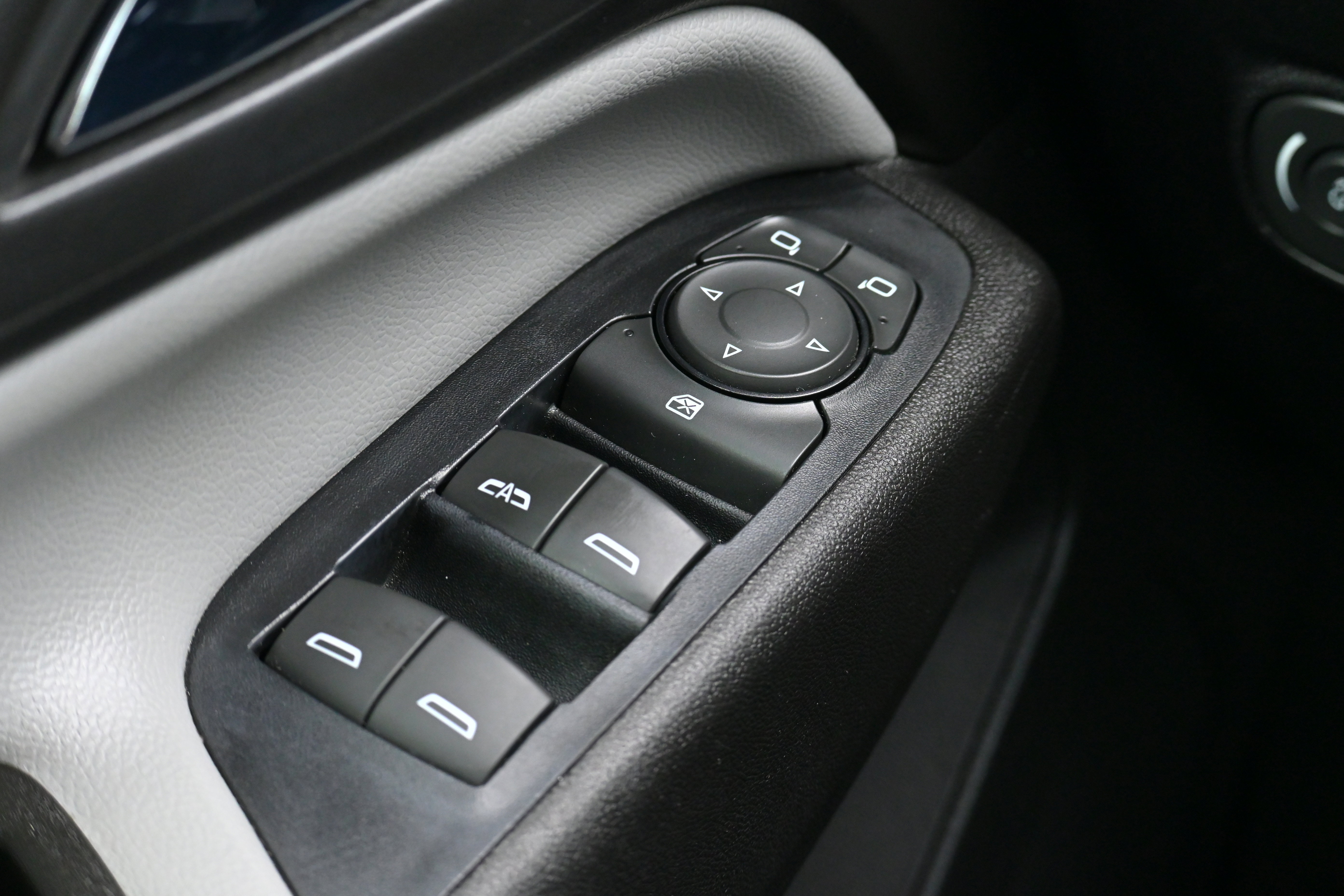 Used 2019 Chevrolet Equinox LS image 23