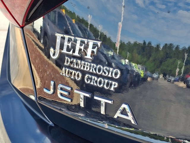 Used 2023 Volkswagen Jetta Sport FWD image 34