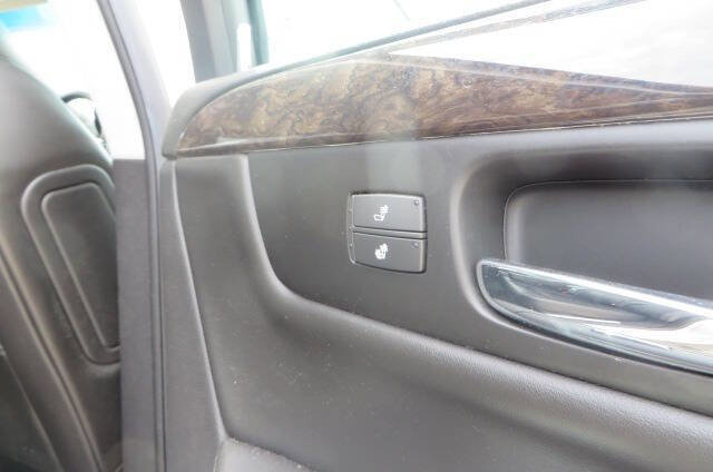 Used 2010 Cadillac DTS Luxury FWD image 28