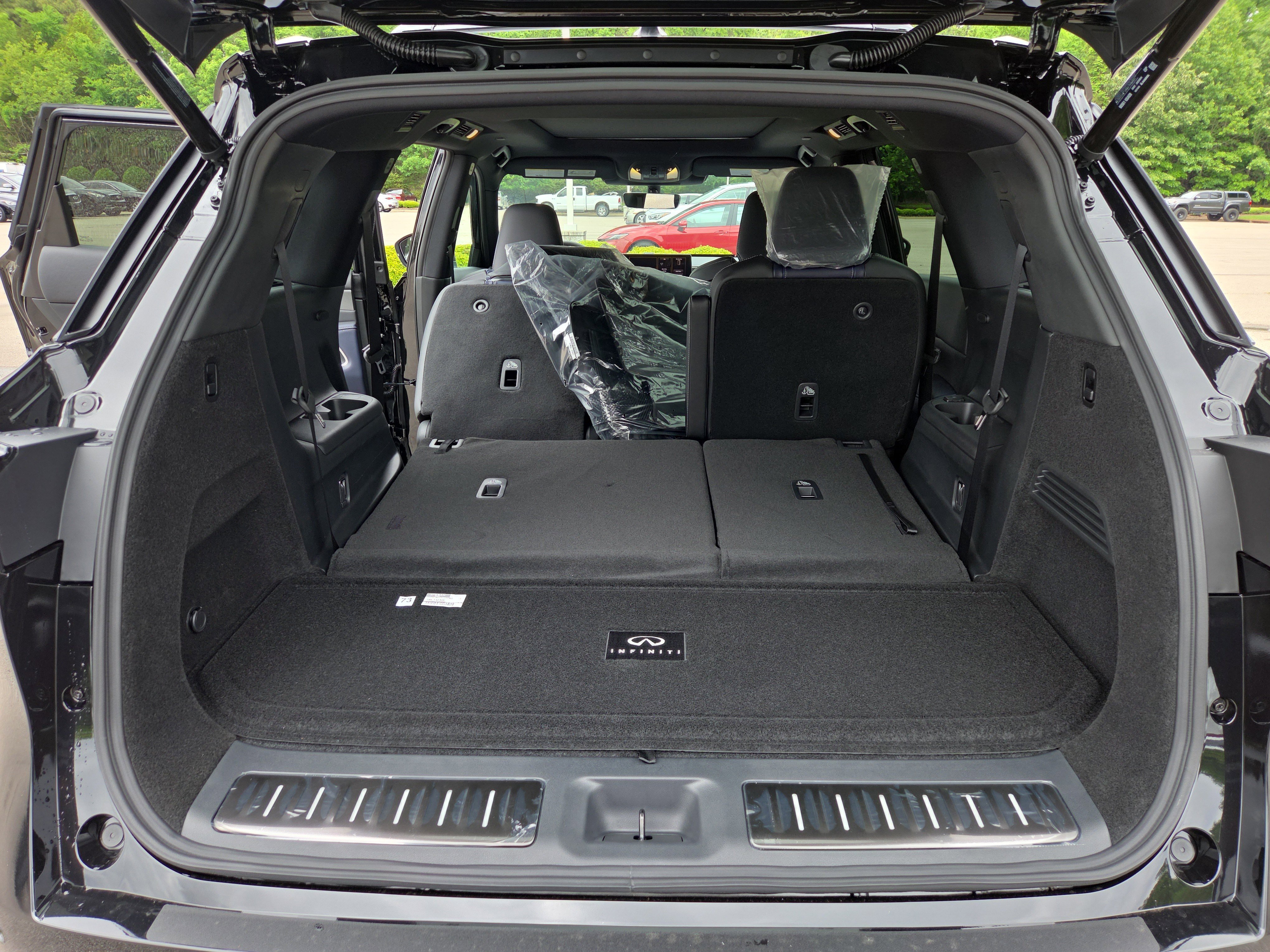 New 2027 INFINITI QX60 Sport w/ Dark Cargo Package AWD/4WD image 8