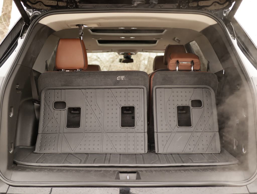 Used 2019 Chevrolet Traverse High Country image 32