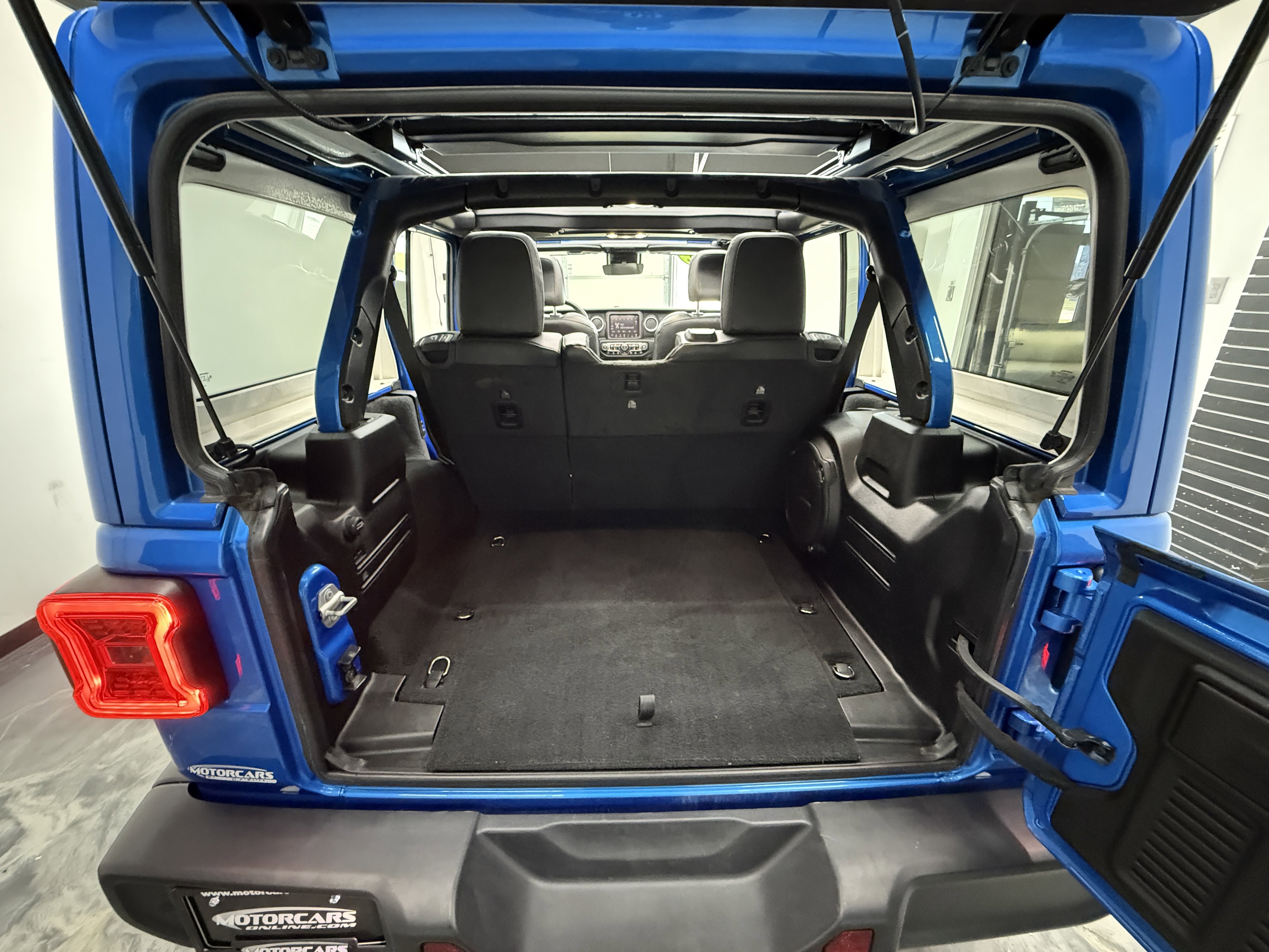 Used 2022 Jeep Wrangler Unlimited Sahara w/ Advanced Safety Group image 30