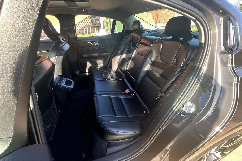 Used 2025 Volvo S60 B5 Core FWD image 34