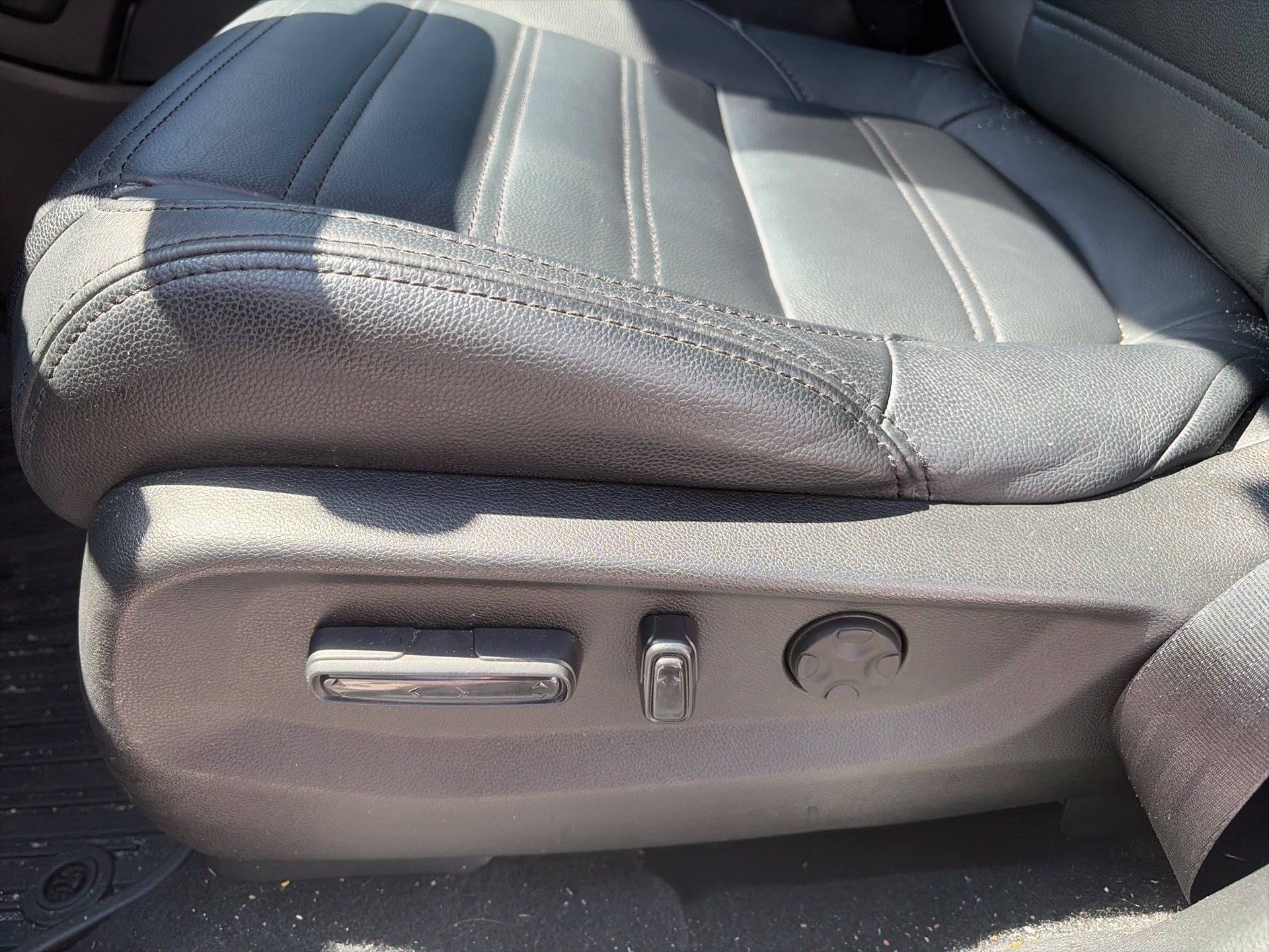 Used 2022 Honda CR-V EX image 16
