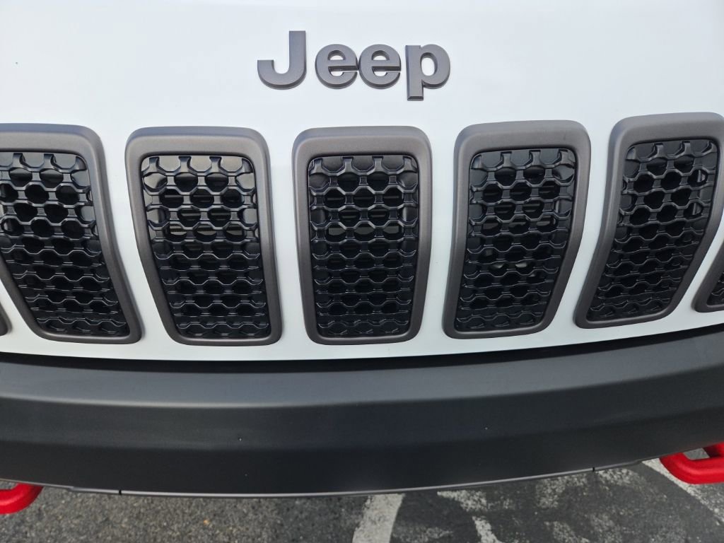 Used 2020 Jeep Cherokee Trailhawk w/ Technology Group image 16