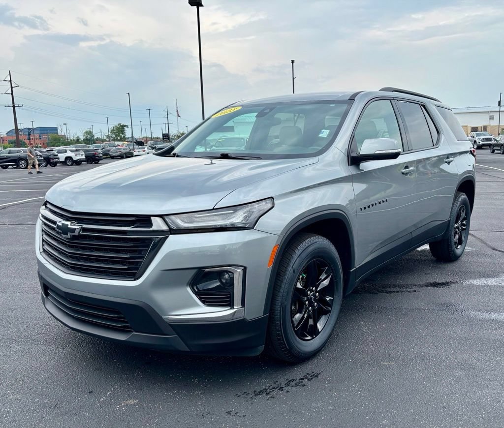 Used 2023 Chevrolet Traverse LS w/ Midnight/Sport Edition FWD image 3