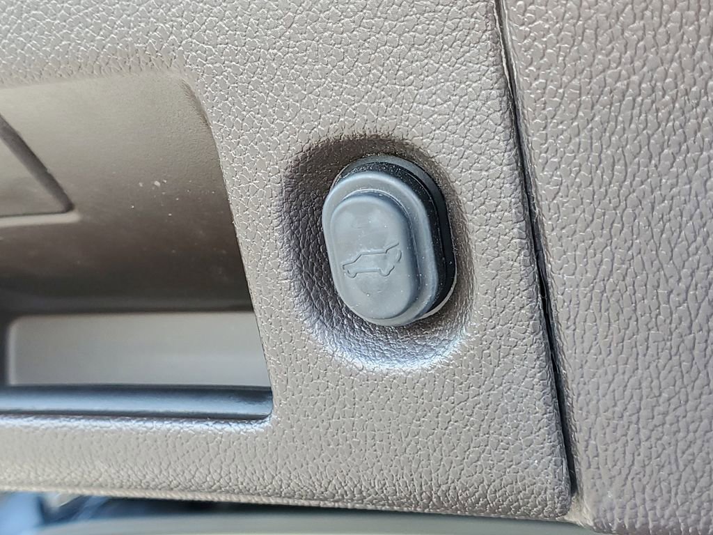 Used 2018 GMC Yukon Denali w/ Open Road Package image 37